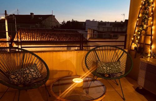 Route de Beaucaire Apartment | L'AMOUREUX DE NIMES : P3 + parking privé
