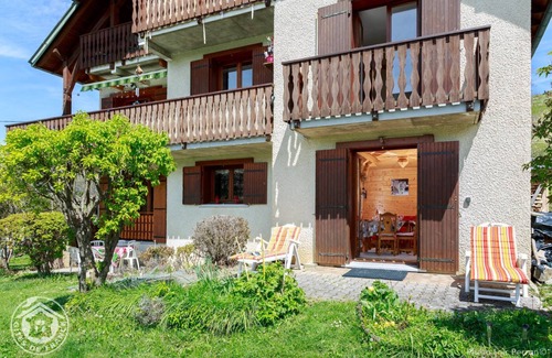 Albiez-Montrond House | L'ancolie - Albiez Montrond