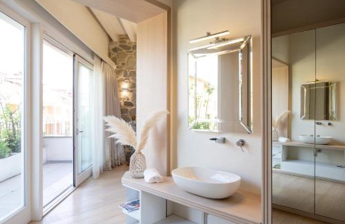 Rivoltella Apartment | L'Angelica Loft Apartment Lake View - Desenzano del Garda