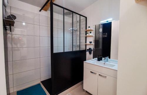 Aix-les-Bains Apartment | L'AQUAE - Parking - Wifi - Netflix