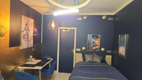 Villeneuve Loubet Beach Apartment | L'ASTRONAUTE - Balcon vue mer - CLIM - place parking privée - Marina baie des anges
