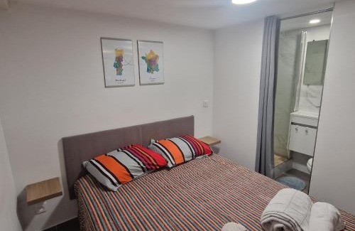 Sucy-en-Brie Apartment | L'auberge de Sucy - Studio Climatisé