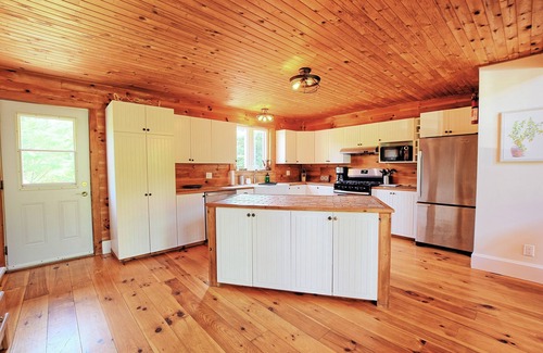 Wakefield Bed & Breakfast | L'Auberge des Collines Private Escape For Two