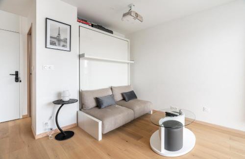 Gentilly Apartment | L'Auguste - Face RER B - Free Parking