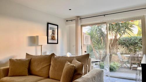 Le Cannet Apartment | L'Azur - Apt de Standing - Piscine - Parking