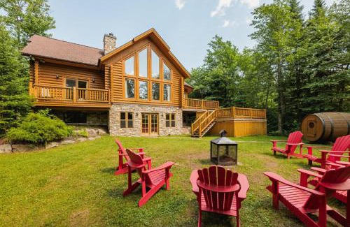 Fiddler Lake Resort Ski Chalet | L'Echo des Bois - Private Hot tub & Sauna
