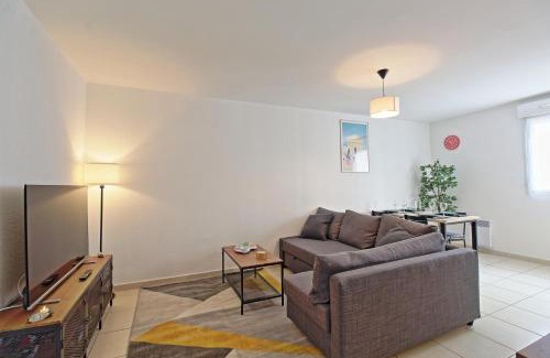 Faubourg Apartment | L'Ecluse - Clim - Parking - Central