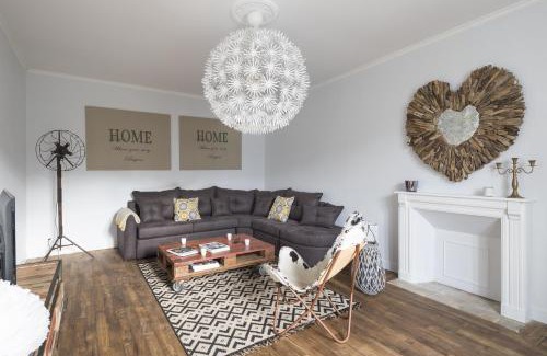 Saint-Coulomb House | L'ecume by Cocoonr
