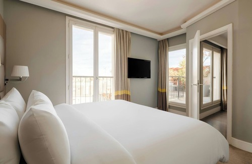 17th Arrondissement Hotel | L'Edmond Hotel Parc Monceau, Sonder by Marriott Bonvoy