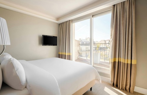 17th Arrondissement Hotel | L'Edmond Hotel Parc Monceau, Sonder by Marriott Bonvoy