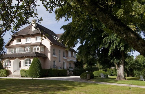 Forges-les-Bains Apartment | L ESCALE - SARRAZIN -House of hosts l'Escale -THERMES DE BAINS LES BAINS