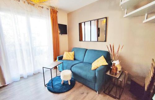 Bagneres-de-Luchon Apartment | L'Escampette, Duplex T3, centre Luchon, wifi, casier à skis, 4 personnes