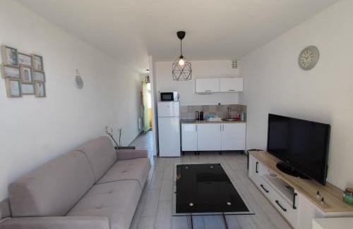 Sausset-les-Pins Apartment | L'ESCAPADE - Vue MER & TERRASSE - Plage à 100m