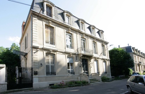 Nancy City Centre Apartment | L'Hôtel Particulier - La chambre de Juliette