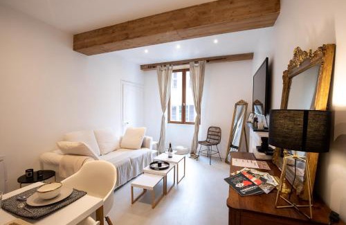 Chambery Apartment | "L'historique" - Charmant appartement en centre-ville historique