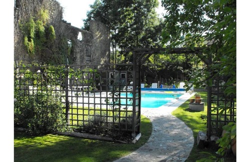 Leran House | L’Impasse du Temple - Superb Holiday 1 BR, beautiful gardens, salt water pool