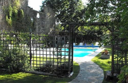 Leran House | L’Impasse du Temple - Superb Holiday 1 BR, beautiful gardens, salt water pool