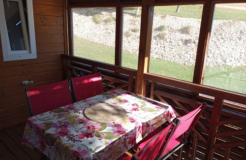 Seuzey House | l'insolite du chalet, in the heart of nature, classified 2-star furnished holiday accommodation