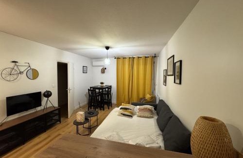 Brive-la-Gaillarde Apartment | L'Instant Terrasse - 1 Chambre