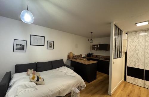 Brive-la-Gaillarde Apartment | L'Instant Terrasse - 1 Chambre