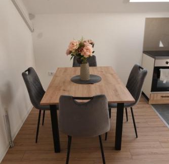 Mladenovac Apartment | L&L Apartman
