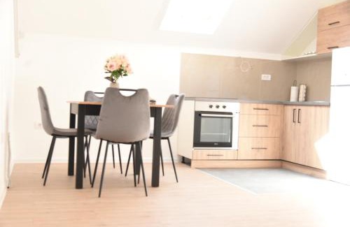 Mladenovac Apartment | L&L Apartman