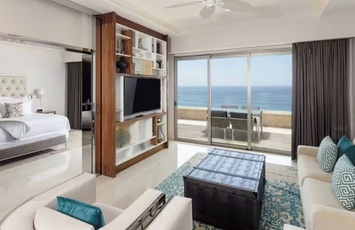 Cabo San Lucas Resort | L&L Collection Cigueña Blanca 2 Bedrooms