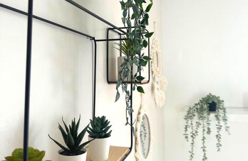 Croix Luizet Apartment | L'Oasis Cosy