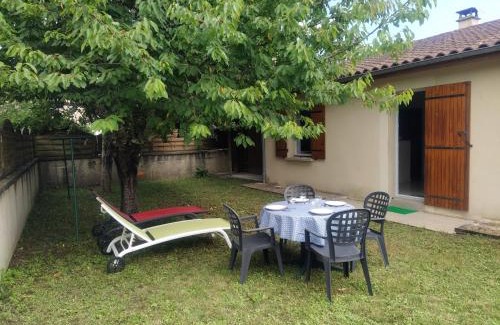 Saint-Cyprien House | L'Olivier Maison de village avec jardin au calme pour 6 pers