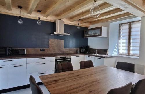 Entremont-le-Vieux House | L'Ophrys au désert d'Entremont