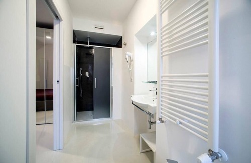 Zona Risorgimento House | L'Ottava GuestHouse