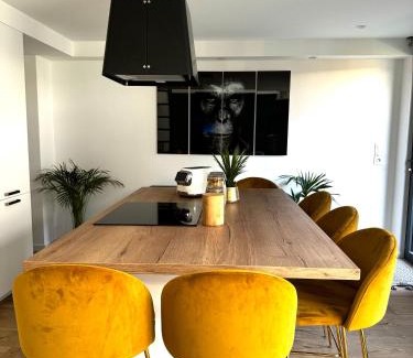 Concarneau Apartment | L'Usine du centre ville avec parking privé 2 véhicules et extérieur