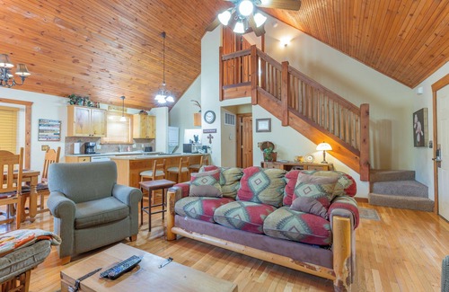 Reeds Spring Cabin | L060, 2 Br Roark Creek Cabin End Unit, Save 15% on New 3+ Nts SEE DESC. BELOW