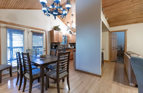 Reeds Spring Cabin | L069, Lakefront Cabin, Save 15% on New 3+ Nts Bookings; SEE DESC.BELOW
