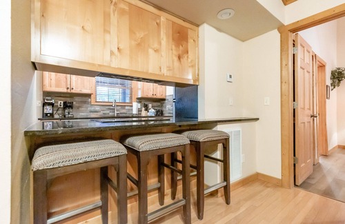 Reeds Spring Cabin | L069, Lakefront Cabin, Save 15% on New 3+ Nts Bookings; SEE DESC.BELOW