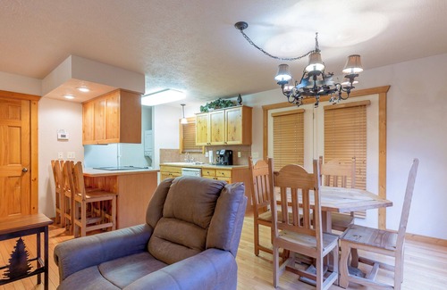Reeds Spring Cabin | L078B, 1Br Cabin,Don’t Miss 15% Off #+Nts September Stays SEE DESC. BELOW