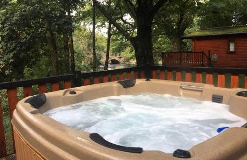 Bethesda House | L09 - The Snowdon Spa with Hot Tub