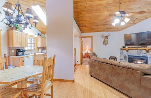 Reeds Spring House | L092, 2-Br Near Lake "Great Catch Cabin; 15% Off 3+ Nts SEE DESC. BELOW