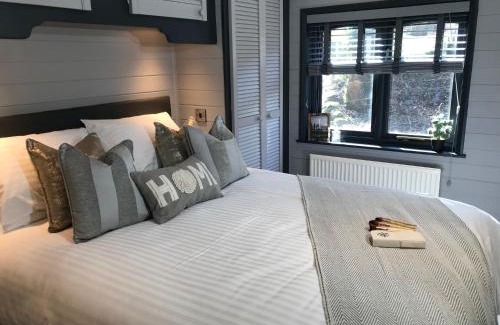 Bethesda Apartment | L11 - The Harlech Lodge with Hot Tub