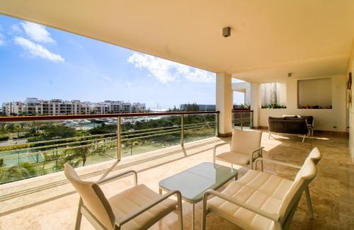 Playa Mujeres Apartment | La Amada Master PH03-M Torre E