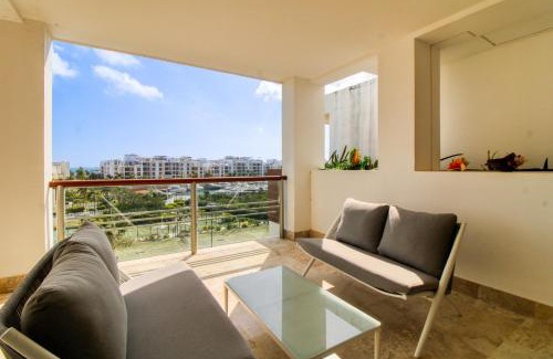 Playa Mujeres Apartment | La Amada Master PH03-M Torre E