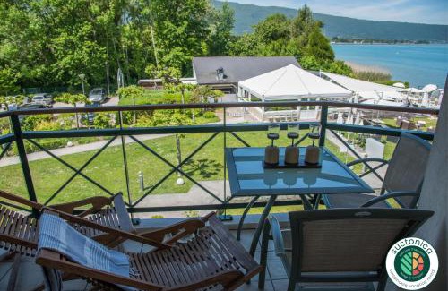 Duingt Apartment | La Baie des Voiles, FEET IN THE CRYSTAL WATERS, 9 Apts from studio to Duplex by LLA SELECTIONS