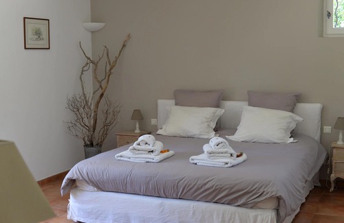 Saint-Marc-Jaumegarde Bed & Breakfast | La Bastide De L'aube Chambre d hôtes