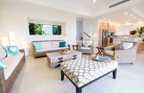 Hamilton Island Villa | La Bella Waters 3 Hamilton Island - Oceanviews, golf buggy and transfers