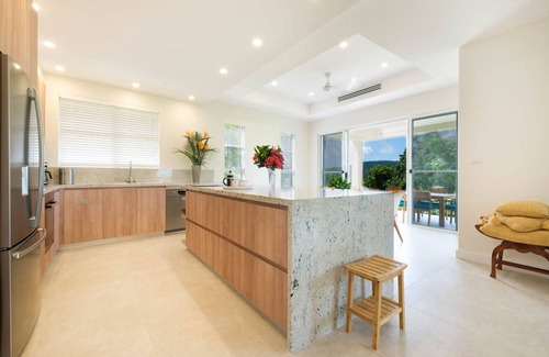 Hamilton Island Villa | La Bella Waters 3 Hamilton Island - Oceanviews, golf buggy and transfers