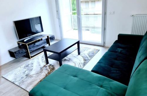 Alfortville Apartment | La Belle Emeraude-Appart cosy proche Paris avec parking