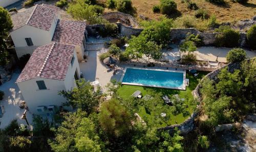 Martigues Bed & Breakfast | La bergerie à la mer - Chambres d'hôtes Carro