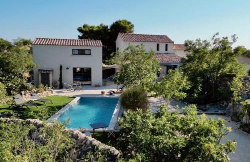 Martigues Bed & Breakfast | La bergerie à la mer - Chambres d'hôtes Carro