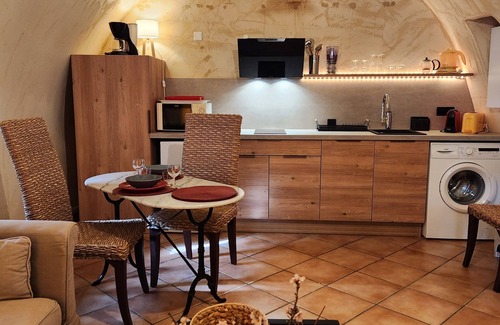 Monticello House | La Bergerie, ideal for couples, welcomes you in its authentic decor.