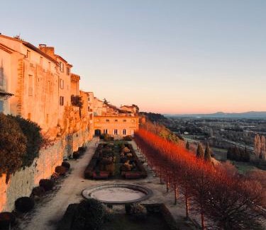 Lauris House | La Biscornue